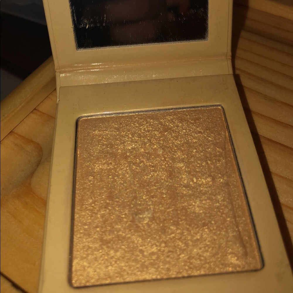 Kylie highlighter
